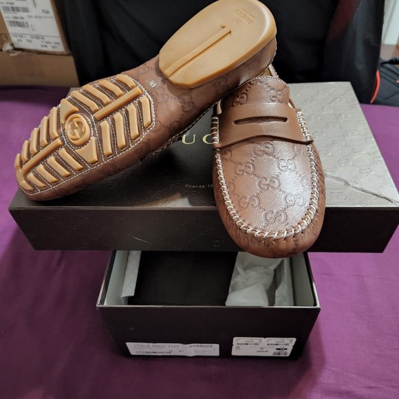 Gucci moccasin shoes - Picture 1 of 4
